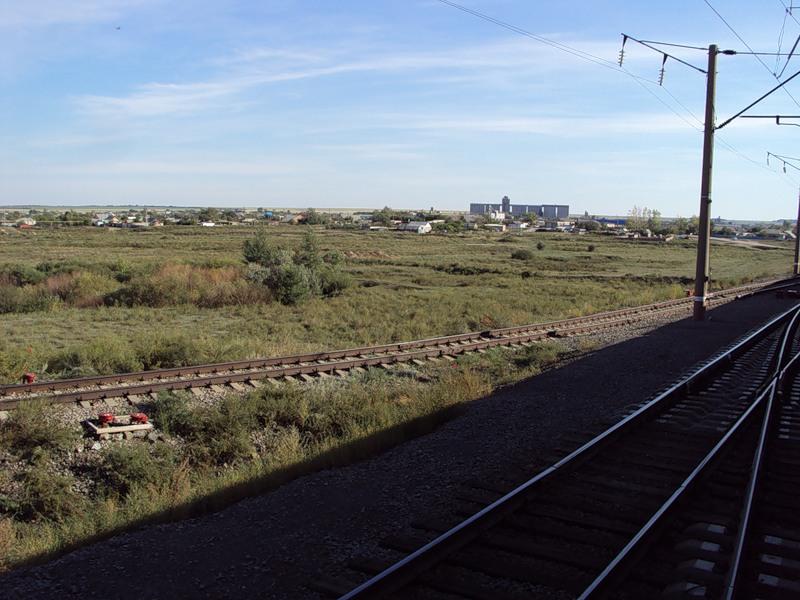 Поезд сальск краснодар. Железнодорожный вокзал станции Бреды. Бреды Челябинской ЖД вокзал. Станция Гогино Челябинская область Брединский район. Бреды вокзал платформа.